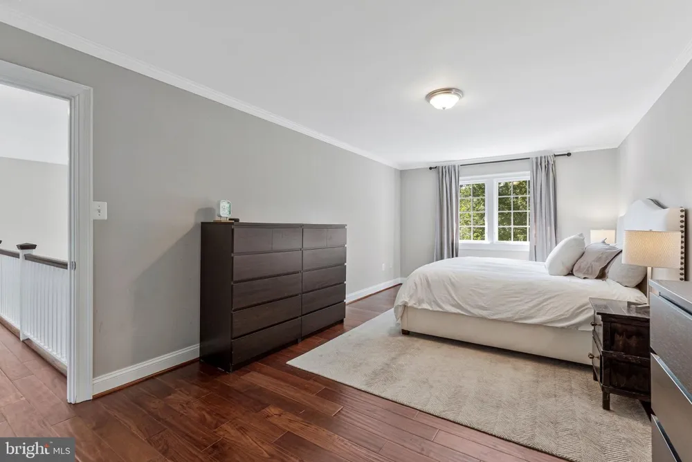 1048 BELLVIEW ROAD Mclean, VA 22102