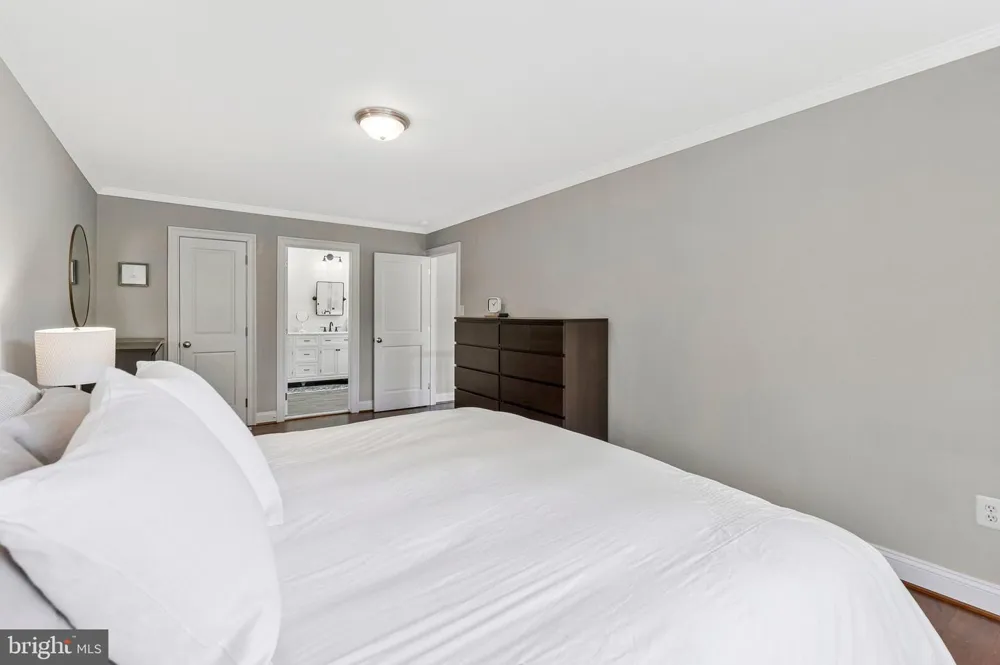 1048 BELLVIEW ROAD Mclean, VA 22102