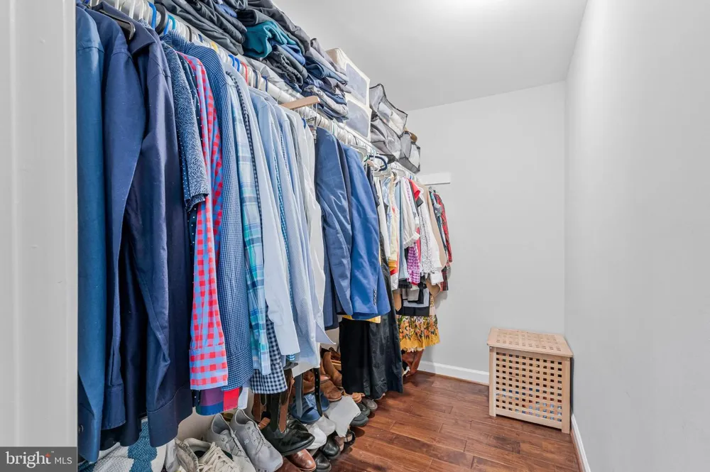 1048 BELLVIEW ROAD Mclean, VA 22102