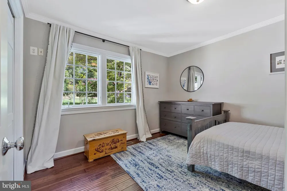 1048 BELLVIEW ROAD Mclean, VA 22102