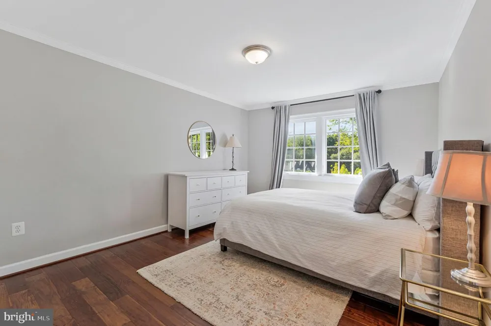 1048 BELLVIEW ROAD Mclean, VA 22102