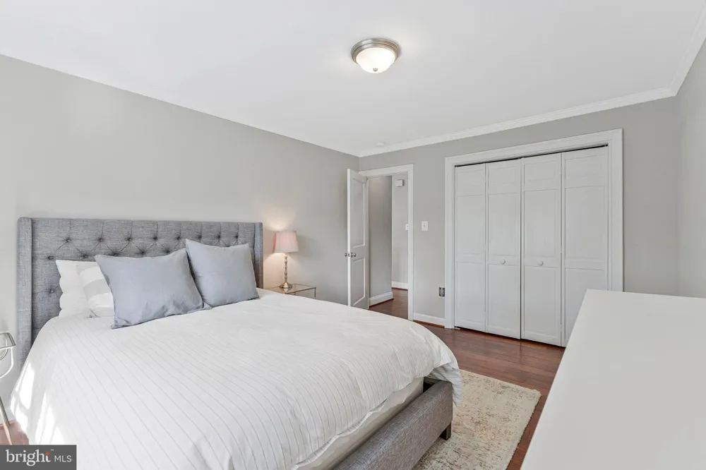 1048 BELLVIEW ROAD Mclean, VA 22102