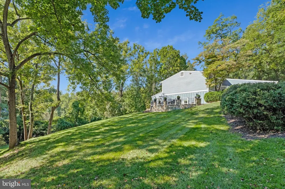 1048 BELLVIEW ROAD Mclean, VA 22102