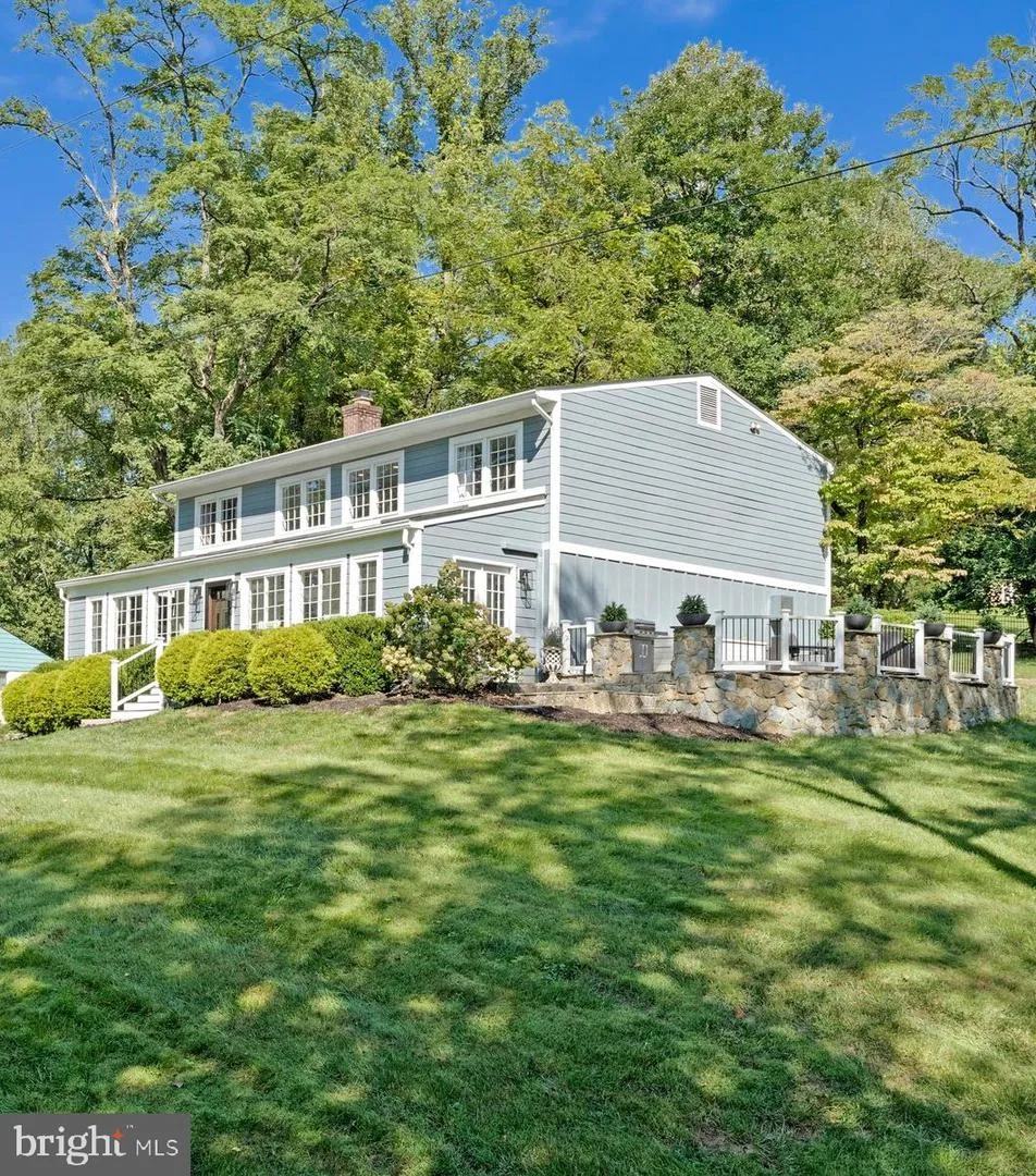 1048 BELLVIEW ROAD Mclean, VA 22102