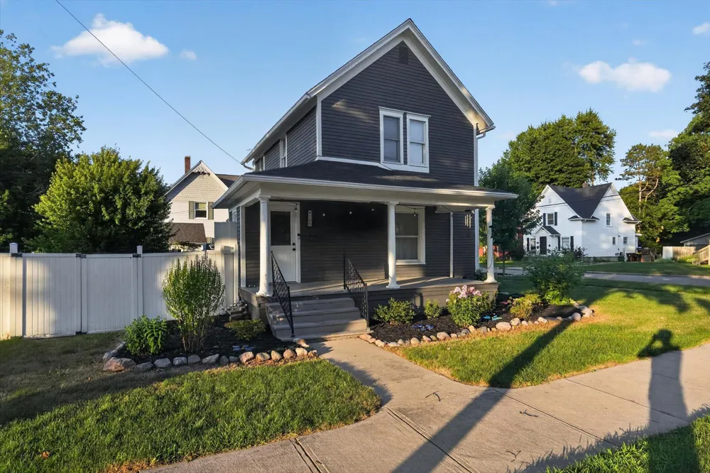 125 E Lincoln Street Grand Ledge City, MI 48837