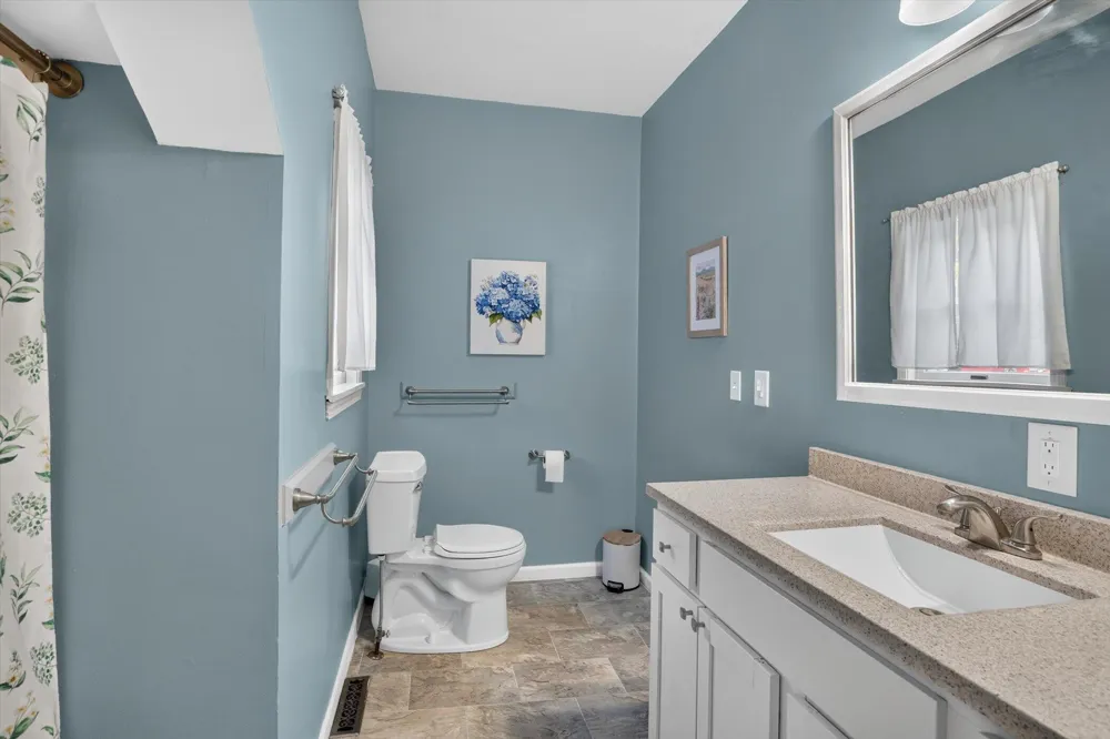 125 E Lincoln Street Grand Ledge City, MI 48837