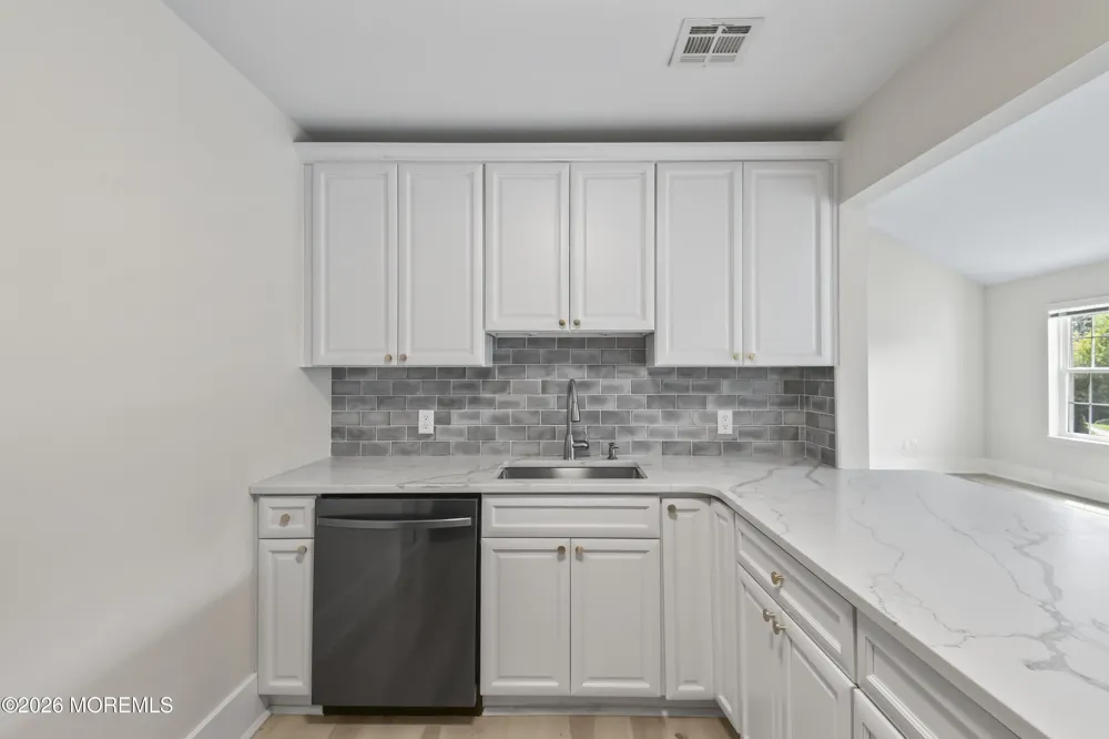 38 Des Moines Court Tinton Falls, NJ 07712
