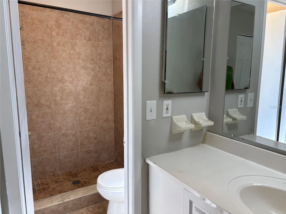 2285 CRYSTAL GROVE LANE Lakeland, FL 33801