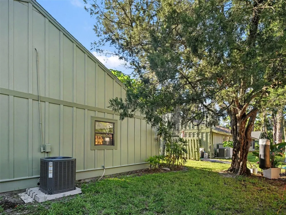 5031 BARRINGTON CIRCLE #601 Sarasota, FL 34234