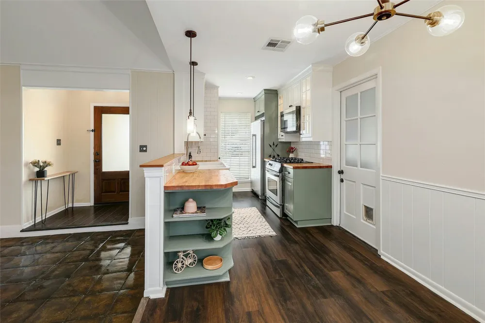2106 Brandywine Lane Austin, TX 78727