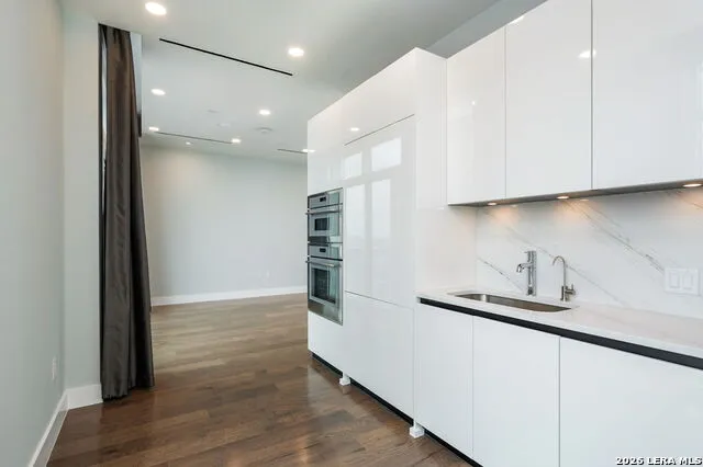 123 LEXINGTON AVE #APT 1508 San Antonio, TX 78205