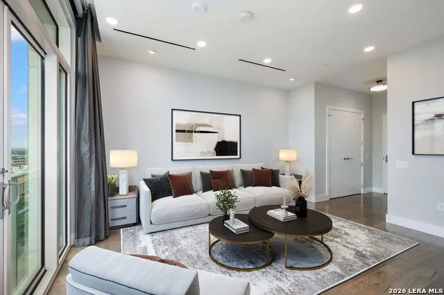 123 LEXINGTON AVE #APT 1508 San Antonio, TX 78205