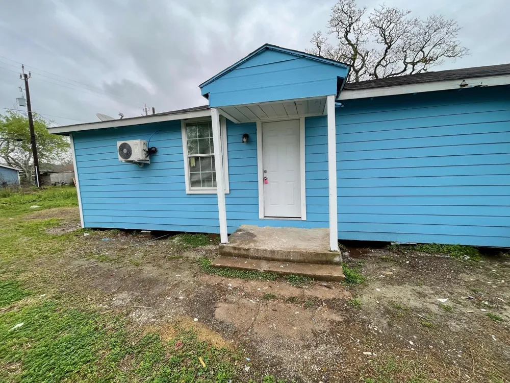 1014 W 5th Street #2 Freeport, TX 77541