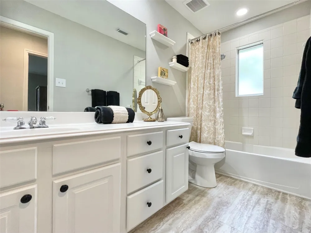 46 Flickering Sun Court The Woodlands, TX 77382