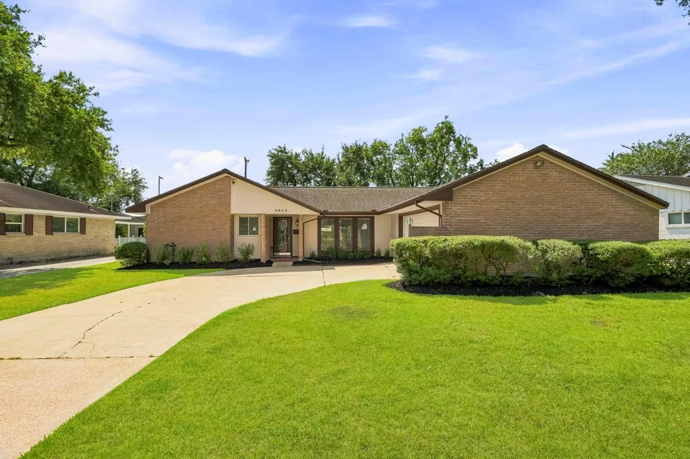 4943 Cheena Drive Houston, TX 77096