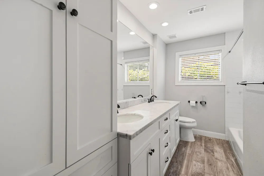 4943 Cheena Drive Houston, TX 77096