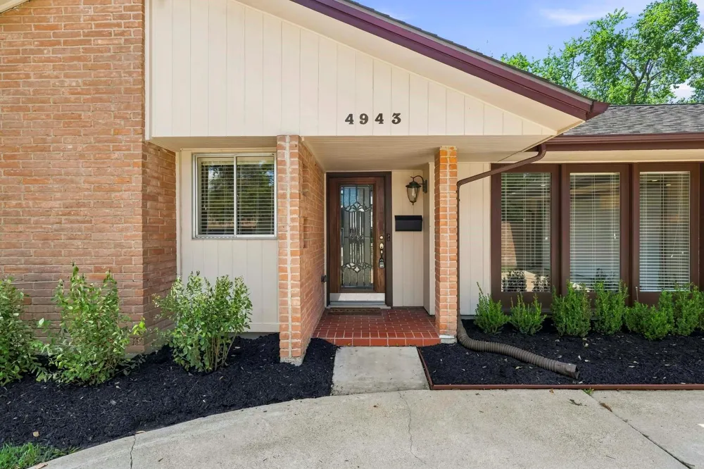 4943 Cheena Drive Houston, TX 77096