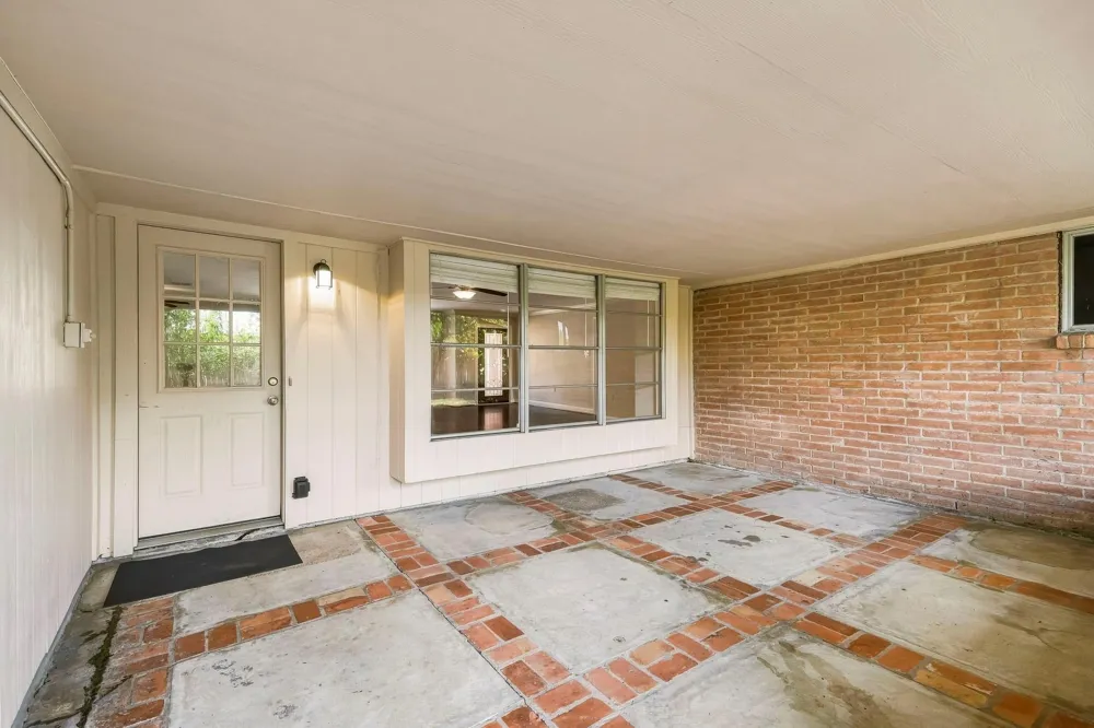 4943 Cheena Drive Houston, TX 77096