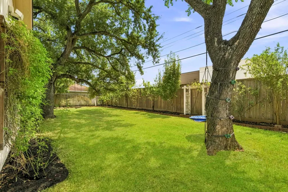 4943 Cheena Drive Houston, TX 77096