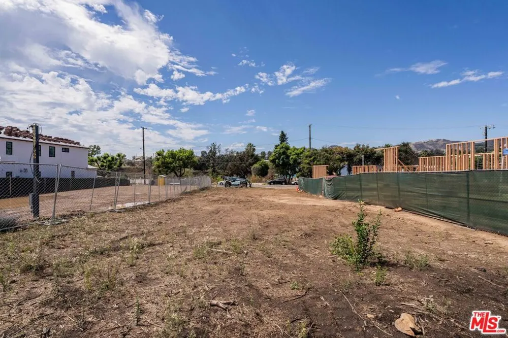 758 Radcliffe Avenue Los Angeles, CA 90272