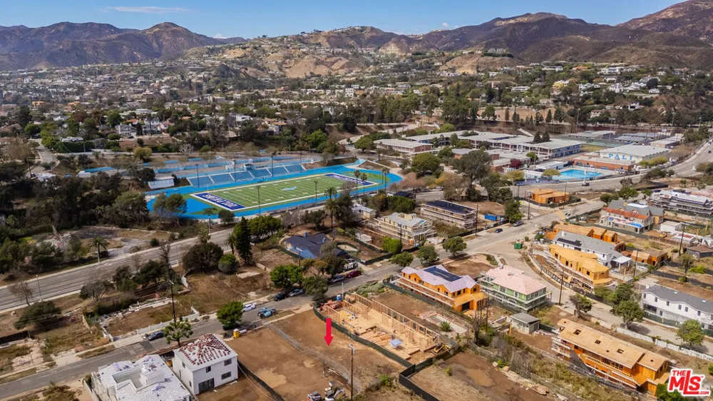 758 Radcliffe Avenue Los Angeles, CA 90272