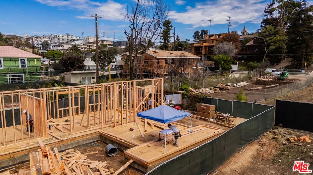 758 Radcliffe Avenue Los Angeles, CA 90272