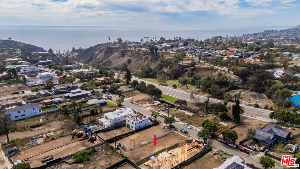 758 Radcliffe Avenue Los Angeles, CA 90272