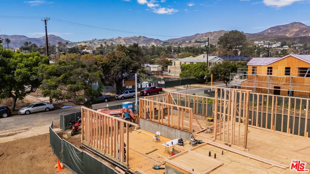 758 Radcliffe Avenue Los Angeles, CA 90272