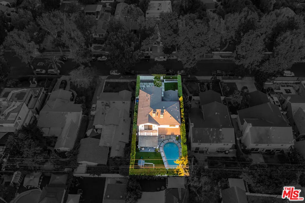 5045 Willowcrest Avenue Toluca Lake, CA 91601