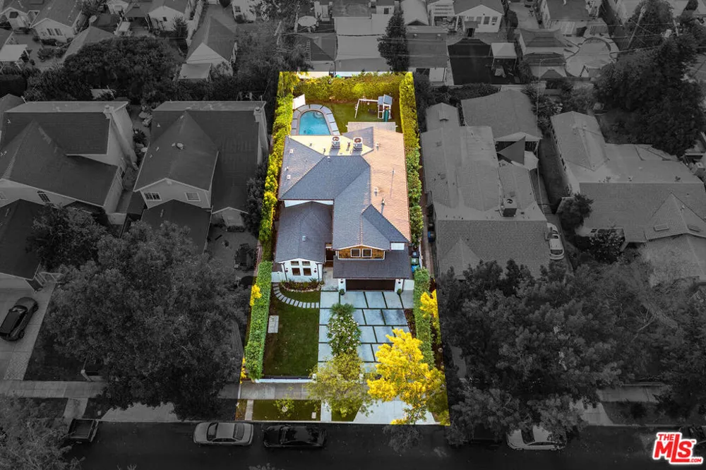 5045 Willowcrest Avenue Toluca Lake, CA 91601