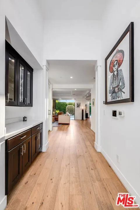 5045 Willowcrest Avenue Toluca Lake, CA 91601