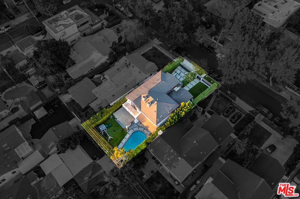 5045 Willowcrest Avenue Toluca Lake, CA 91601