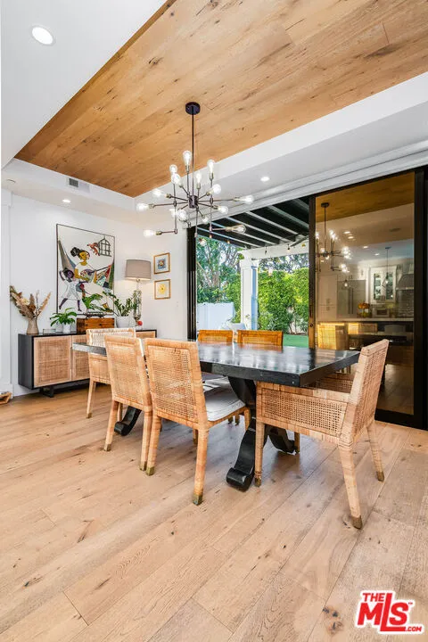 5045 Willowcrest Avenue Toluca Lake, CA 91601