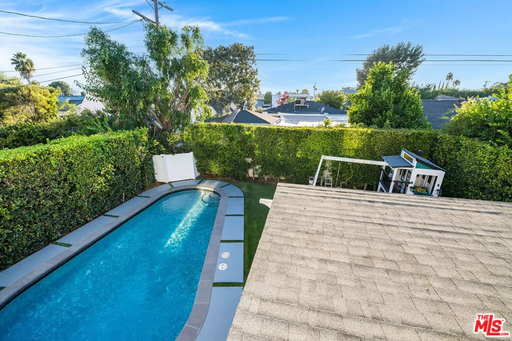 5045 Willowcrest Avenue Toluca Lake, CA 91601