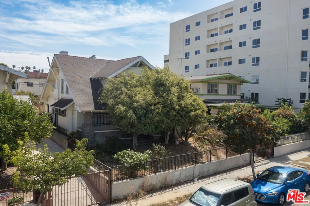 918 S Kingsley Drive Los Angeles, CA 90006