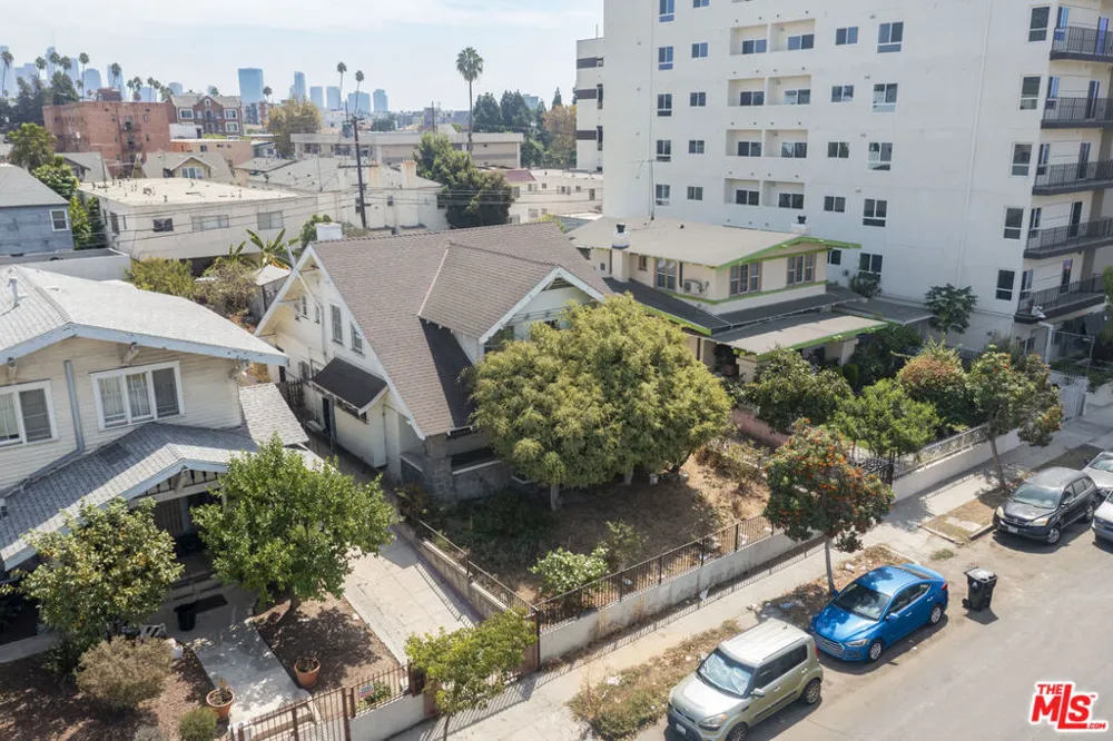918 S Kingsley Drive Los Angeles, CA 90006