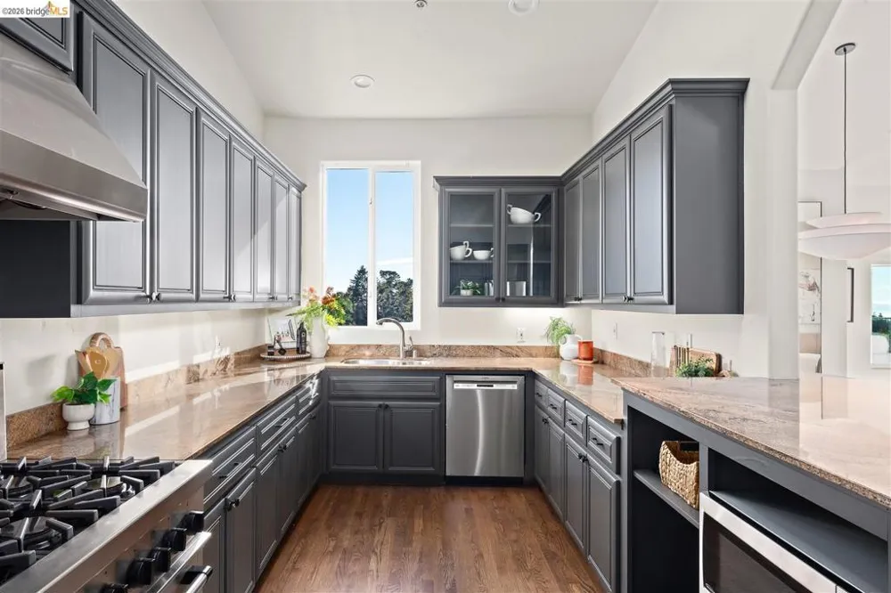 6577 Glen Oaks Way Oakland, CA 94611