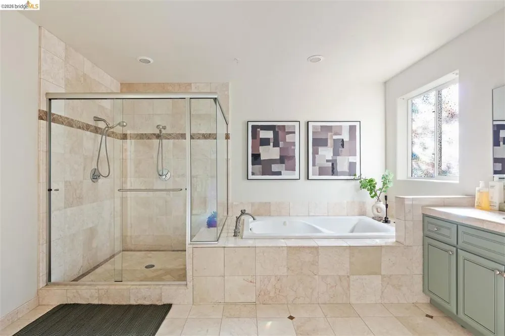 6577 Glen Oaks Way Oakland, CA 94611