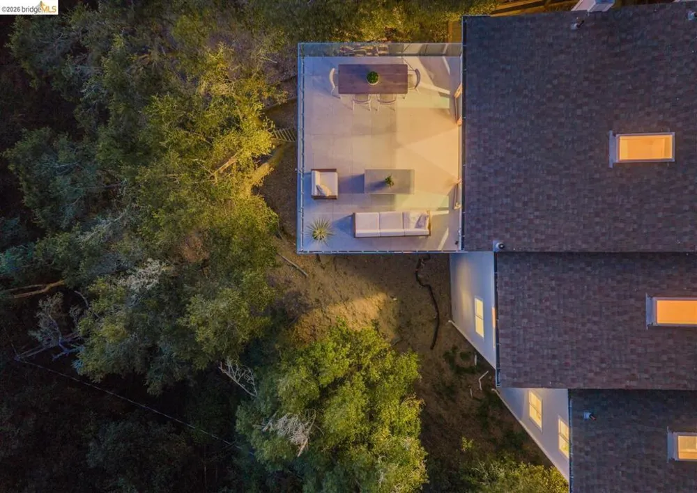 6577 Glen Oaks Way Oakland, CA 94611