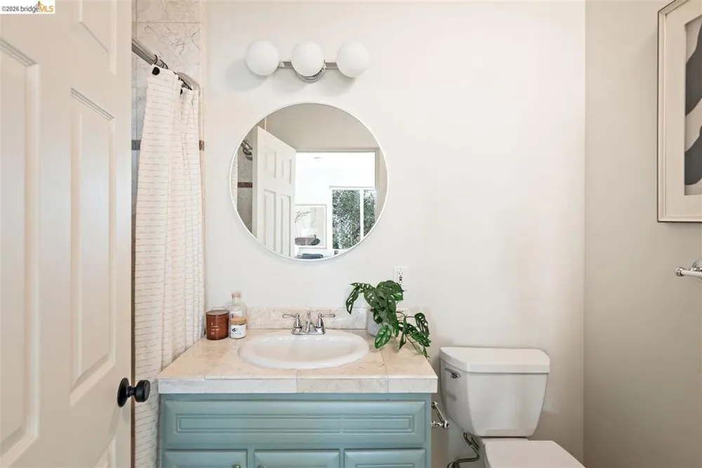 6577 Glen Oaks Way Oakland, CA 94611