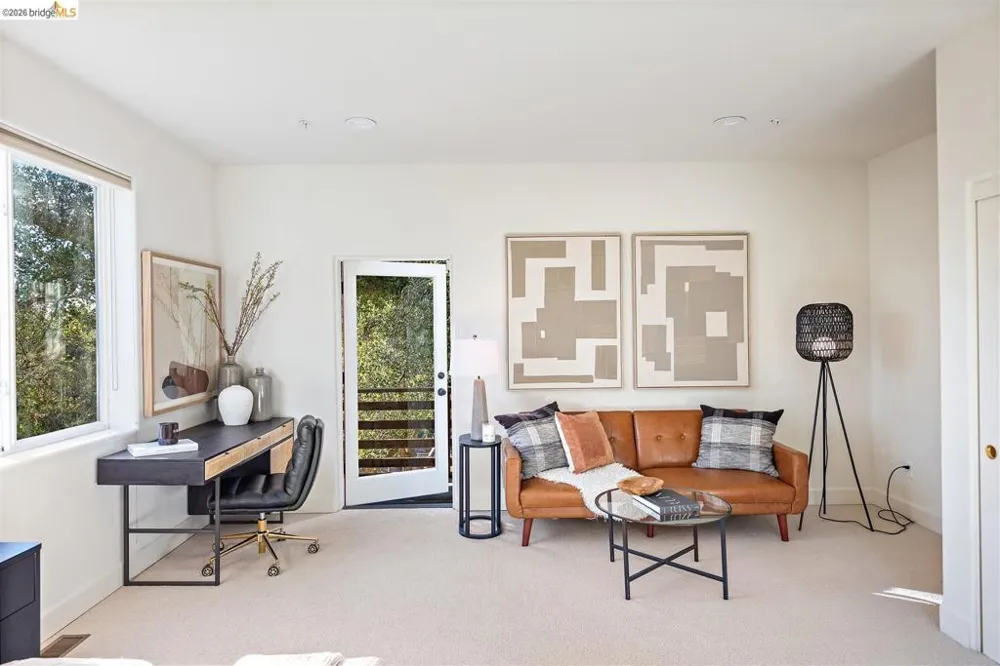 6577 Glen Oaks Way Oakland, CA 94611