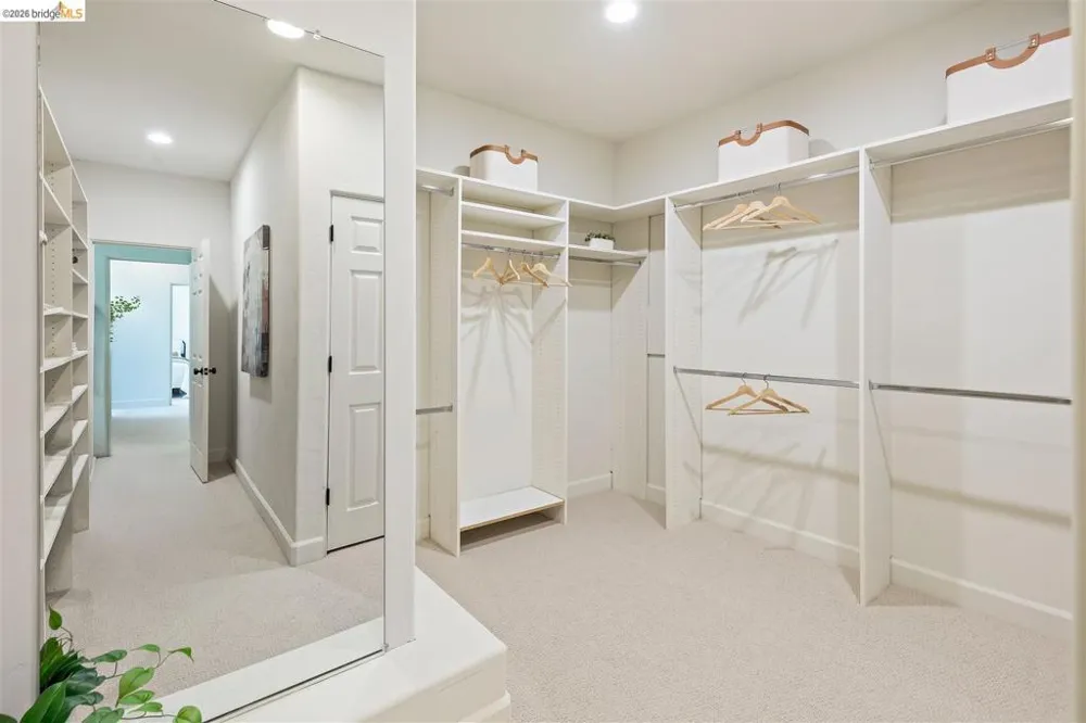 6577 Glen Oaks Way Oakland, CA 94611
