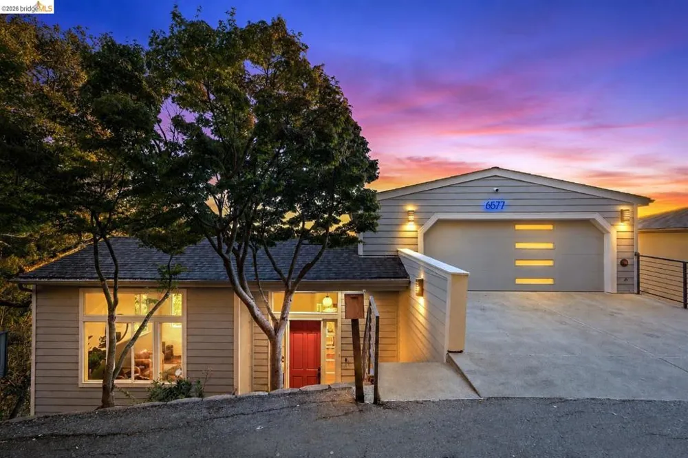 6577 Glen Oaks Way Oakland, CA 94611