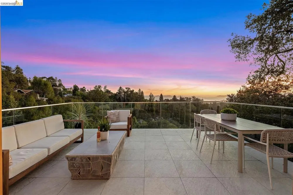 6577 Glen Oaks Way Oakland, CA 94611