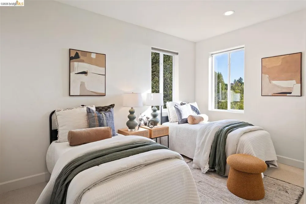 6577 Glen Oaks Way Oakland, CA 94611