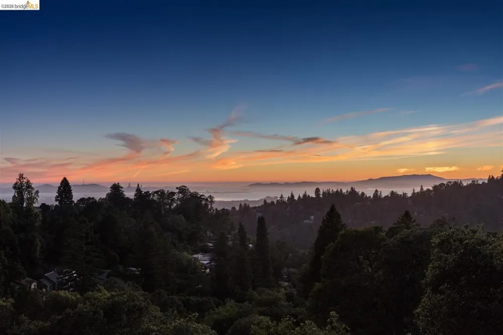 6577 Glen Oaks Way Oakland, CA 94611