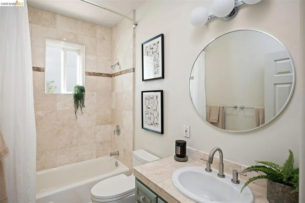 6577 Glen Oaks Way Oakland, CA 94611