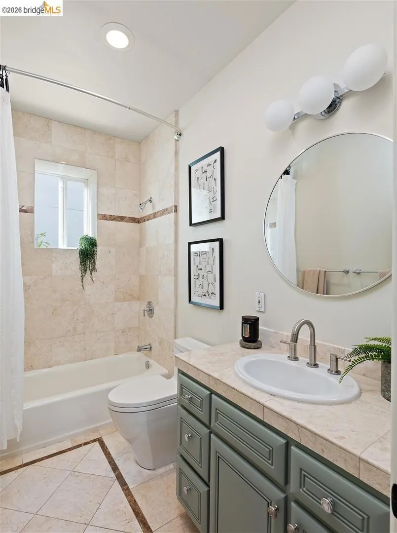 6577 Glen Oaks Way Oakland, CA 94611
