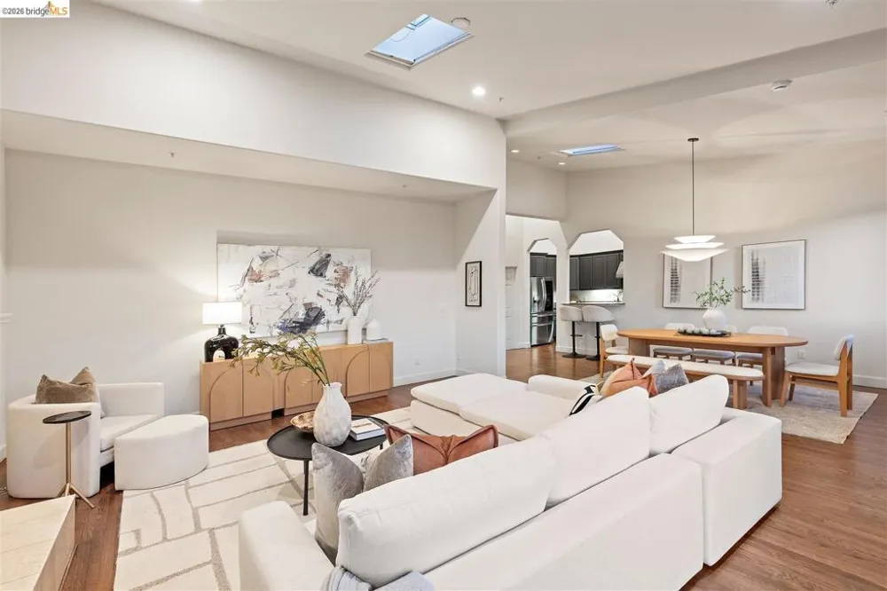 6577 Glen Oaks Way Oakland, CA 94611