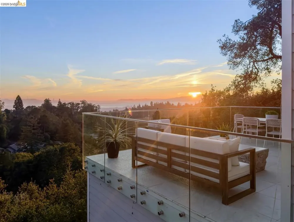 6577 Glen Oaks Way Oakland, CA 94611